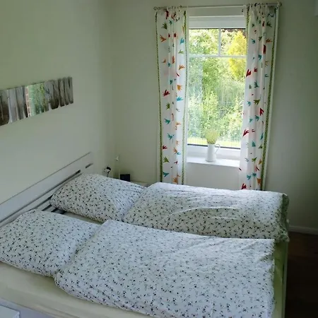 Rood Hus 39 * بوتجادينغين